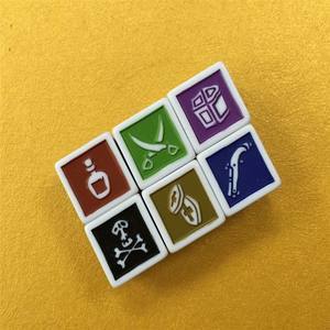 Bà Huệ nhận Bằng khen do Hội Chữ thập đỏ tỉnh Bình Dương trao tặng.
